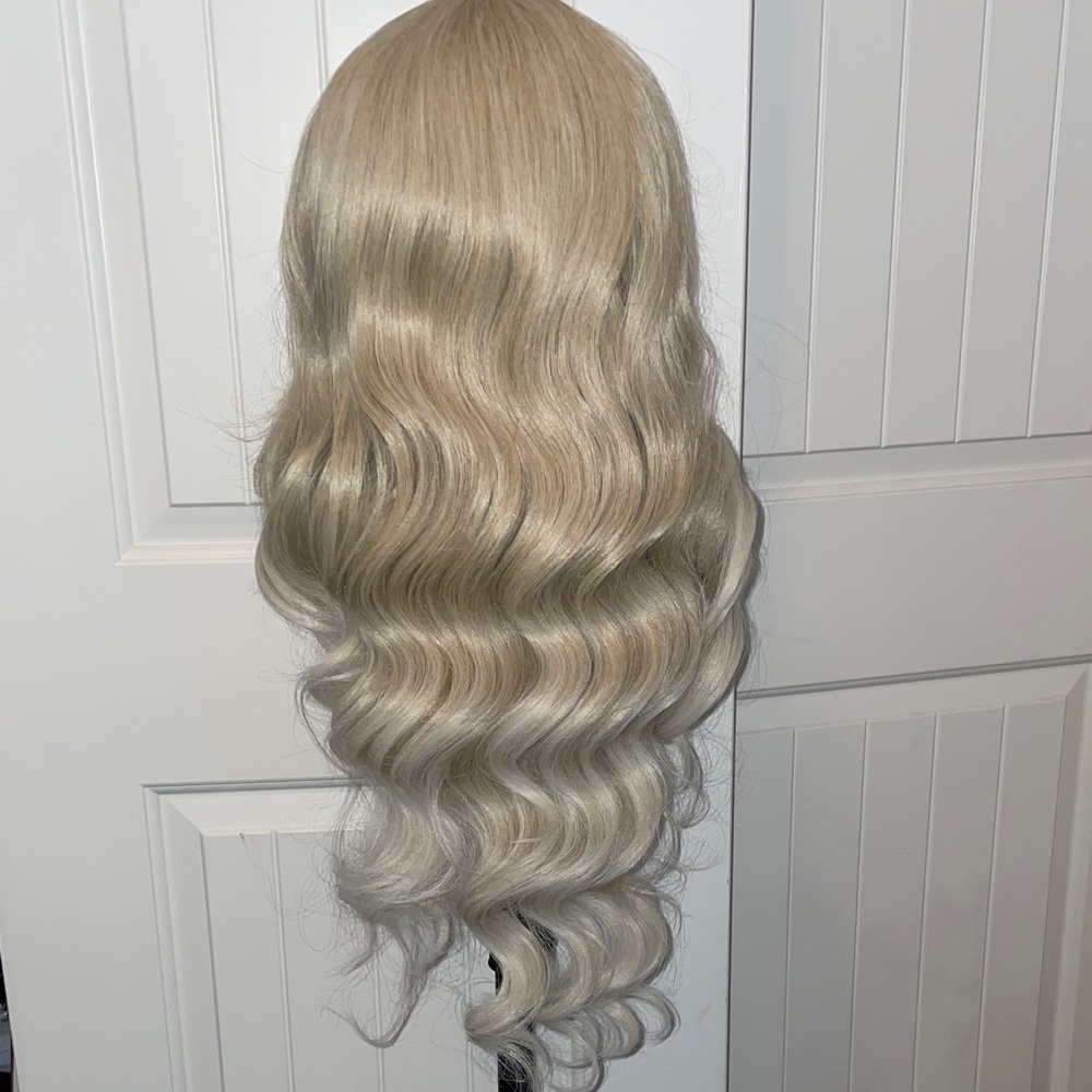 Premium Blonde Women’s Wig - Natural Ash Blonde - Picture 10 of 13